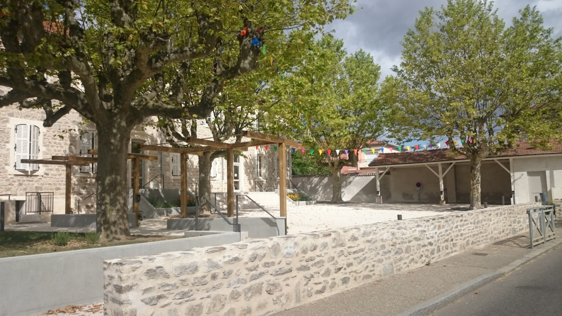 Parvis mairie SLA
